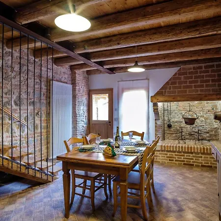 Torre Del Bosio Semesterbostad *